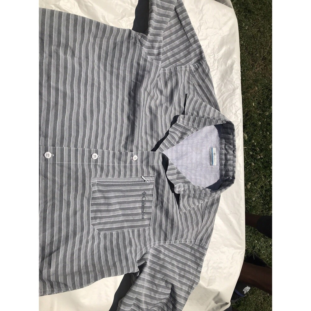 COLUMBIA Mens Medium Shirt Gray Striped Zippered Pocket Vented Back - Picture 4 of 7
